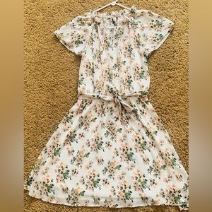 Forever 21 V neck  floral dress size:XS
